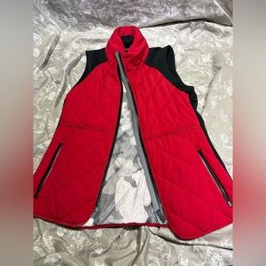 Athleta red black grey camo vest small insulated hood